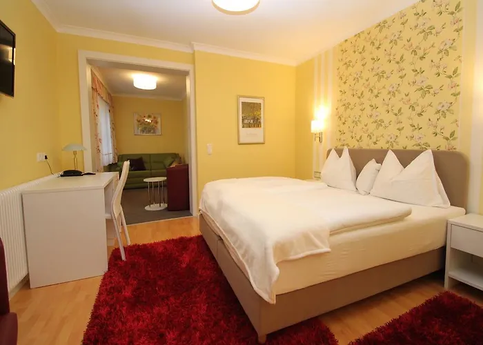 Гостевой дом Landgasthof Weissenbach Штробль